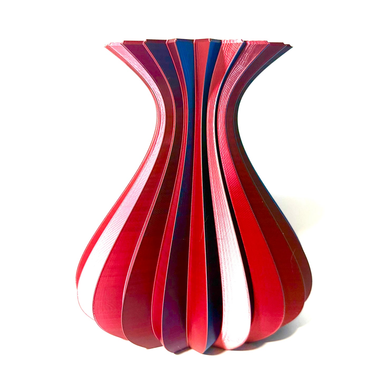 Dual-Colored Morphing 3D Printed Vase With Vibrant Colors